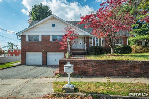 Photo of 10 Peterson Road, Totowa, NJ 07512 (MLS # 26041361)