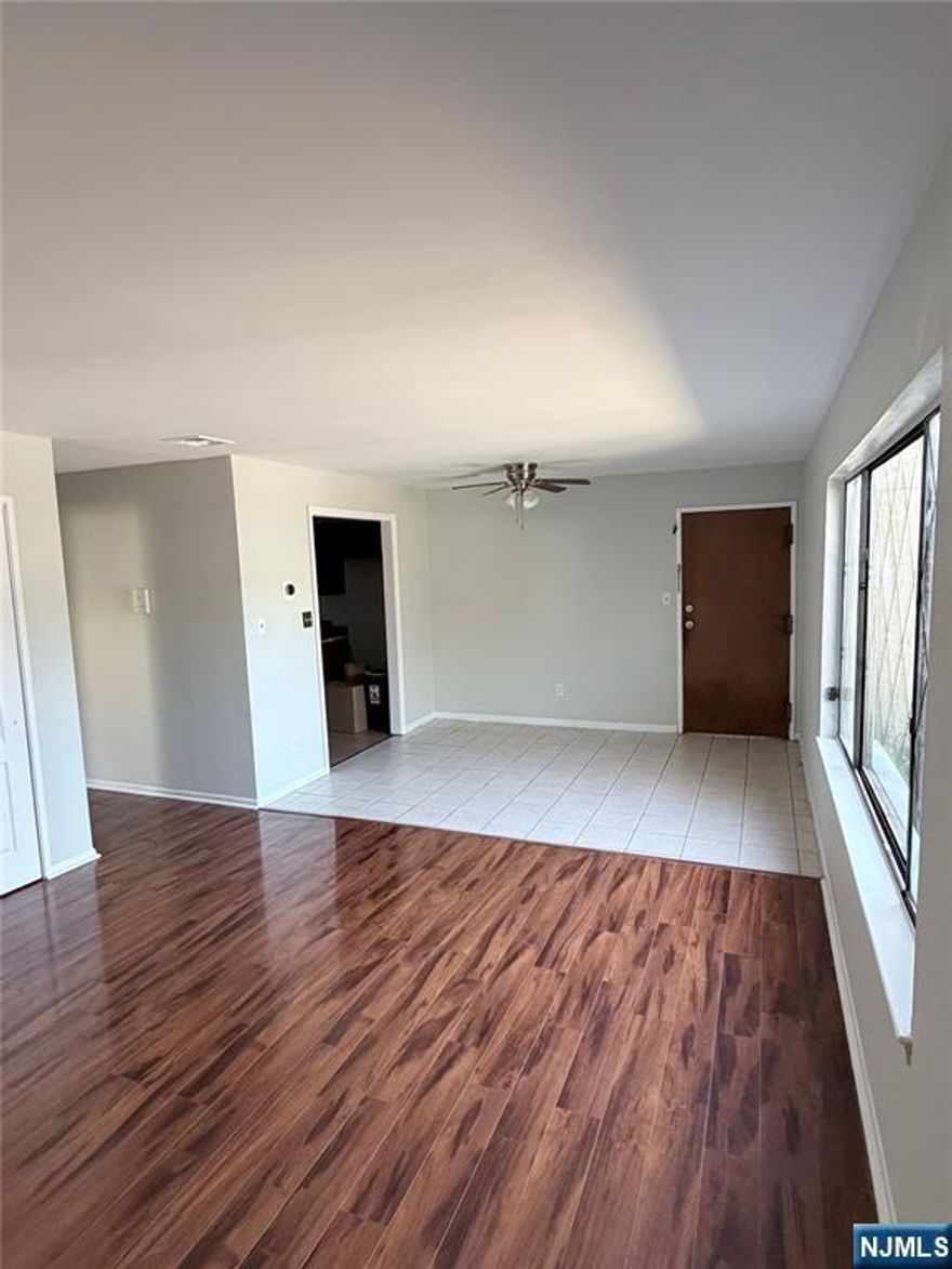 Welcome to this beautifully refreshed 2 bedroom, 2 bath home in lovely Maplewood, fresh modern paint throughout, this home offers a bright clean and completely move in ready feel. located in the Tuscan school district and close to Maplewood's vibrant downtown, you will enjoy charming shops, restaurants, parks and a true sense of community.