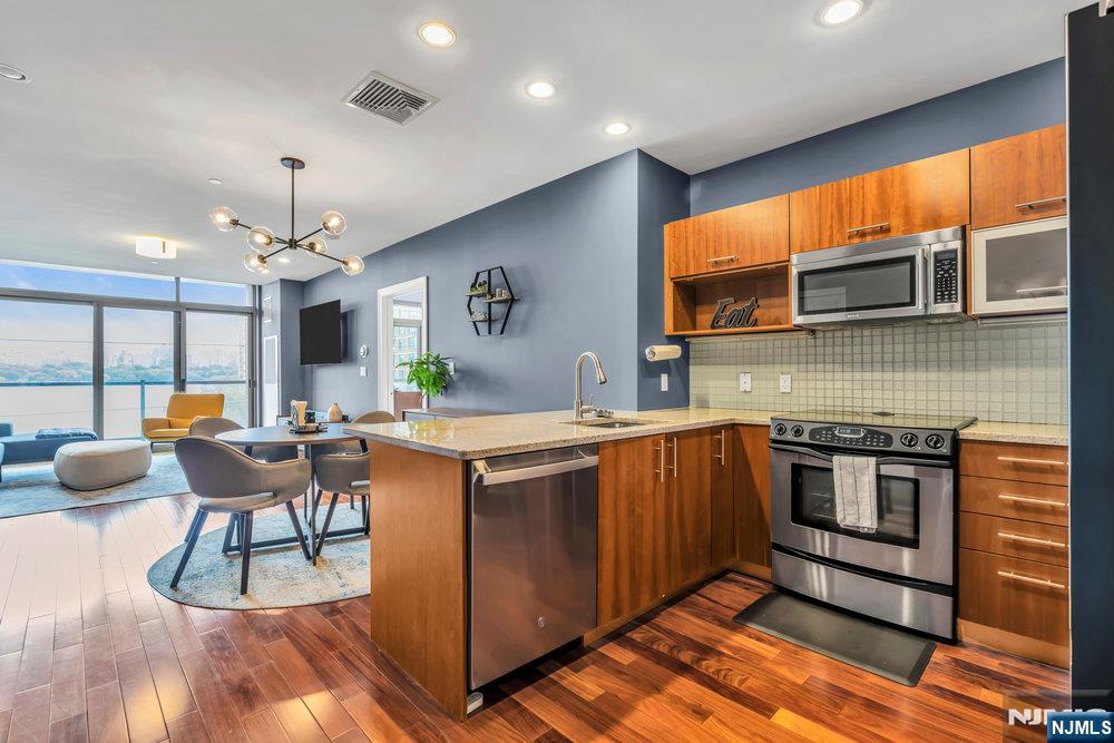 8125 River Road 5C