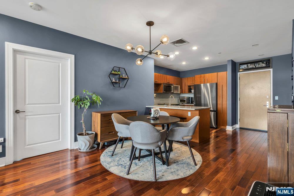 8125 River Road 5C