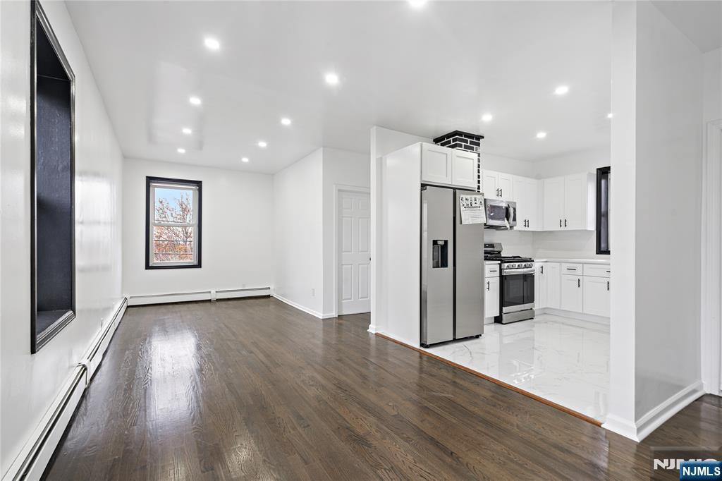 Rental Property at 263 Westminster Pl Fl 2, Lodi, New Jersey - Bedrooms: 2 
Bathrooms: 1 
Rooms: 6  - $2,550 MO.