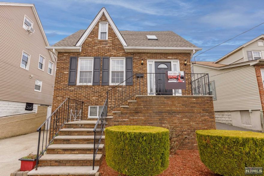 Feel right at home in this beautifully maintained colonial. City views from second floor bedroom. Conveniently located near shops and minutes from 280. Fully updated kitchen features stainless steel appliances. Central cooling and heating throughout. This house is a MUST SEE!