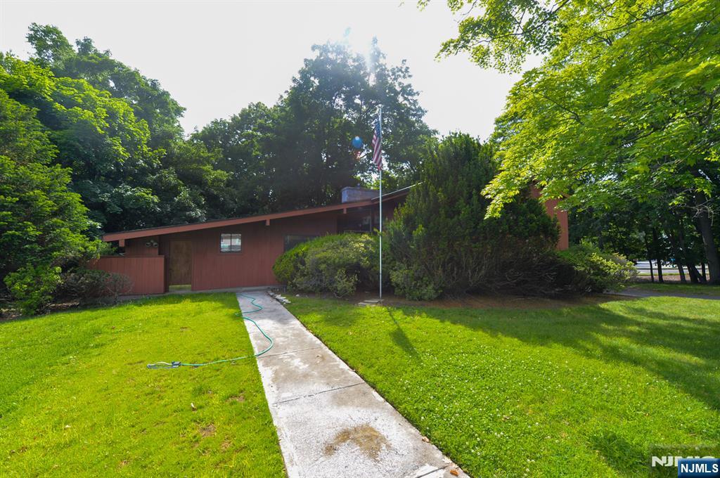 Photo of 235 Godwin Avenue, Wyckoff, NJ 07481 (MLS # 26019643)
