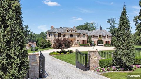 Photo of 123 E Saddle River Road, Saddle River, NJ 07458 (MLS # 25034825)