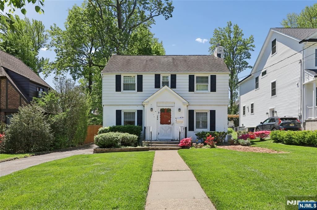 Photo of 290 Winthrop Road, Teaneck, NJ 07666 (MLS # 26016695)