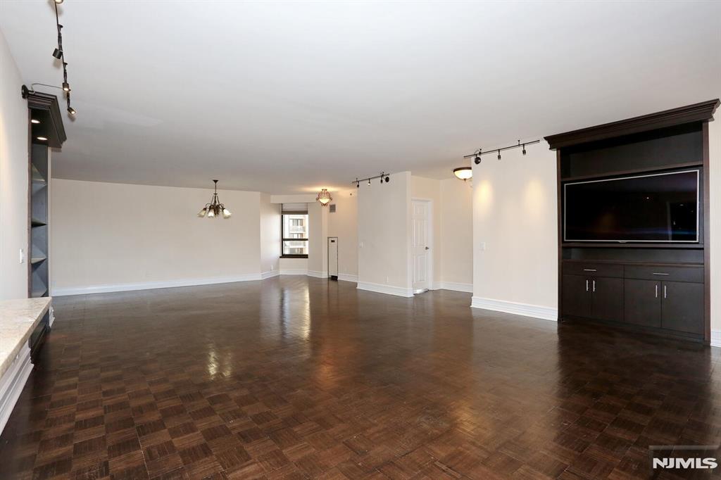 800 Palisade Avenue 401