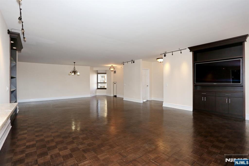 800 Palisade Avenue 401