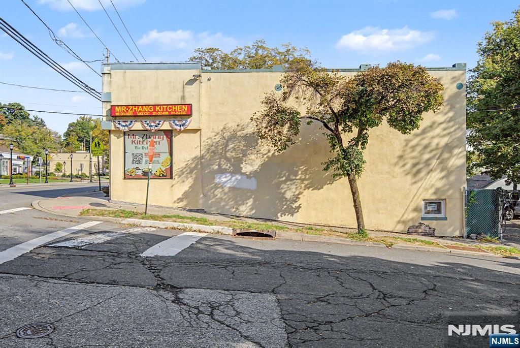 Homes for Sale in Northern NJ | ThisIsRiverEdge.com 900-904 Kinderkamack Road
