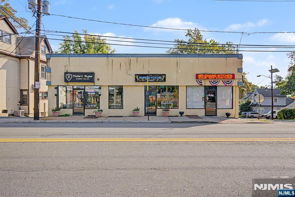 Homes for Sale in Northern NJ | ThisIsRiverEdge.com 900-904 Kinderkamack Road