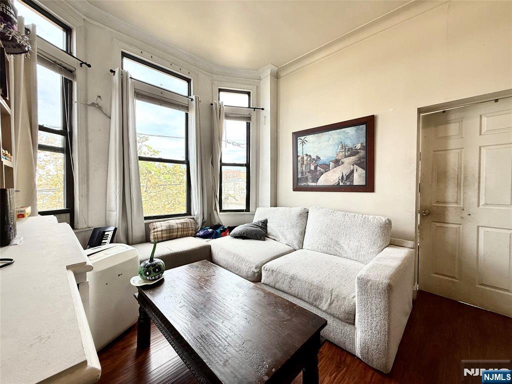 2913 Jeannette Street