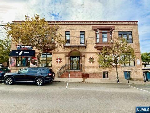 2913 Jeannette Street Union City NJ 07087