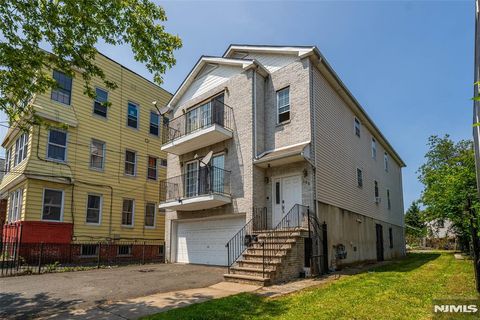 Photo of 305 Runyon St, Newark, NJ 07108 (MLS # 25042994)