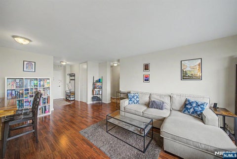Photo of 2000 Linwood Avenue #12N, Fort Lee, NJ 07024 (MLS # 26037487)