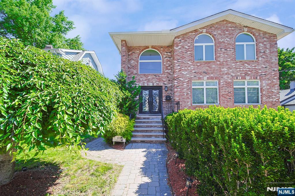 897 Virgil Avenue