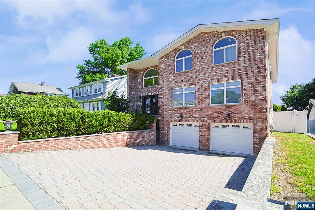 897 Virgil Avenue