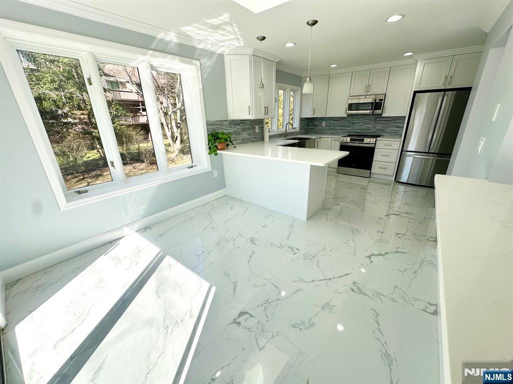 Property for Sale at 44 Southerland Drive, Mahwah, New Jersey - Bedrooms: 4 
Bathrooms: 3  - $1,099,000