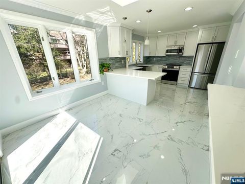 44 Southerland Drive Mahwah NJ 07430