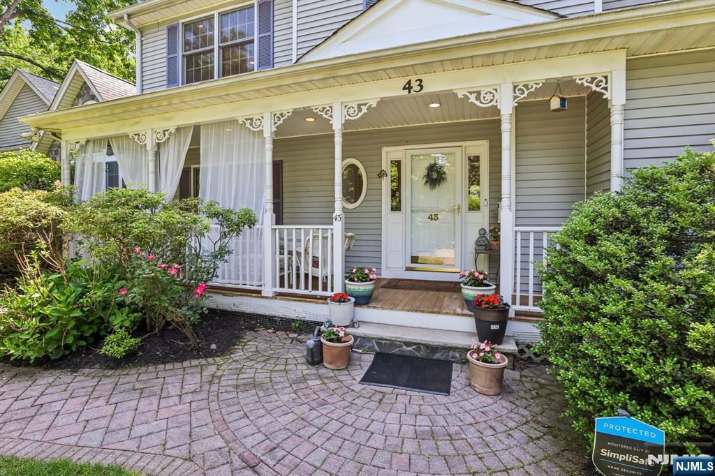 43 N Pleasant Avenue