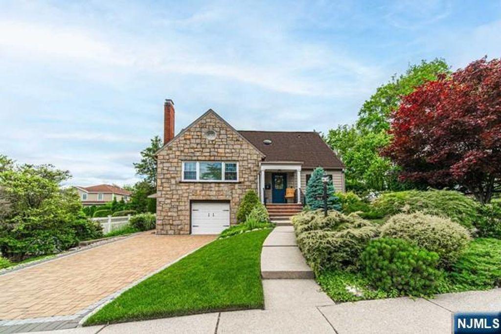 Photo of 364 Rutland Avenue, Teaneck, NJ 07666 (MLS # 25030710)