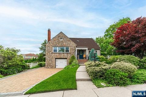 Photo of 364 Rutland Avenue, Teaneck, NJ 07666 (MLS # 25030710) Photo of 364 Rutland Avenue, Teaneck, NJ 07666 (MLS # 25030710)