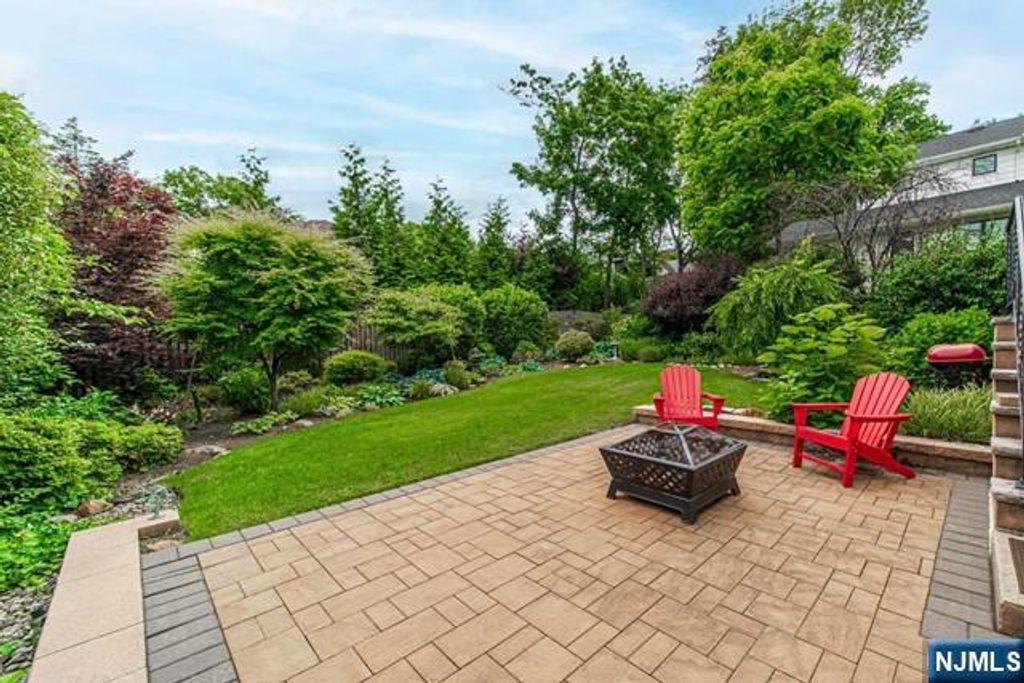 Photo of 364 Rutland Avenue, Teaneck, NJ 07666 (MLS # 25030710)