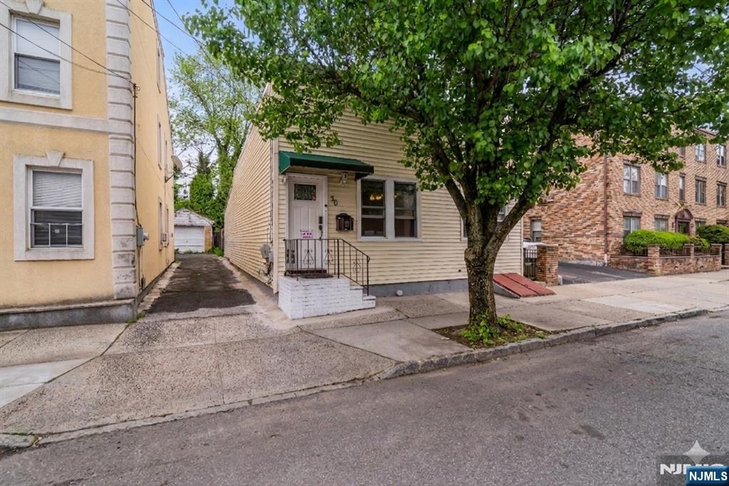 30 Belmont Avenue