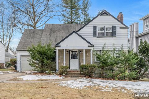 688 Forest Avenue Teaneck NJ 07666