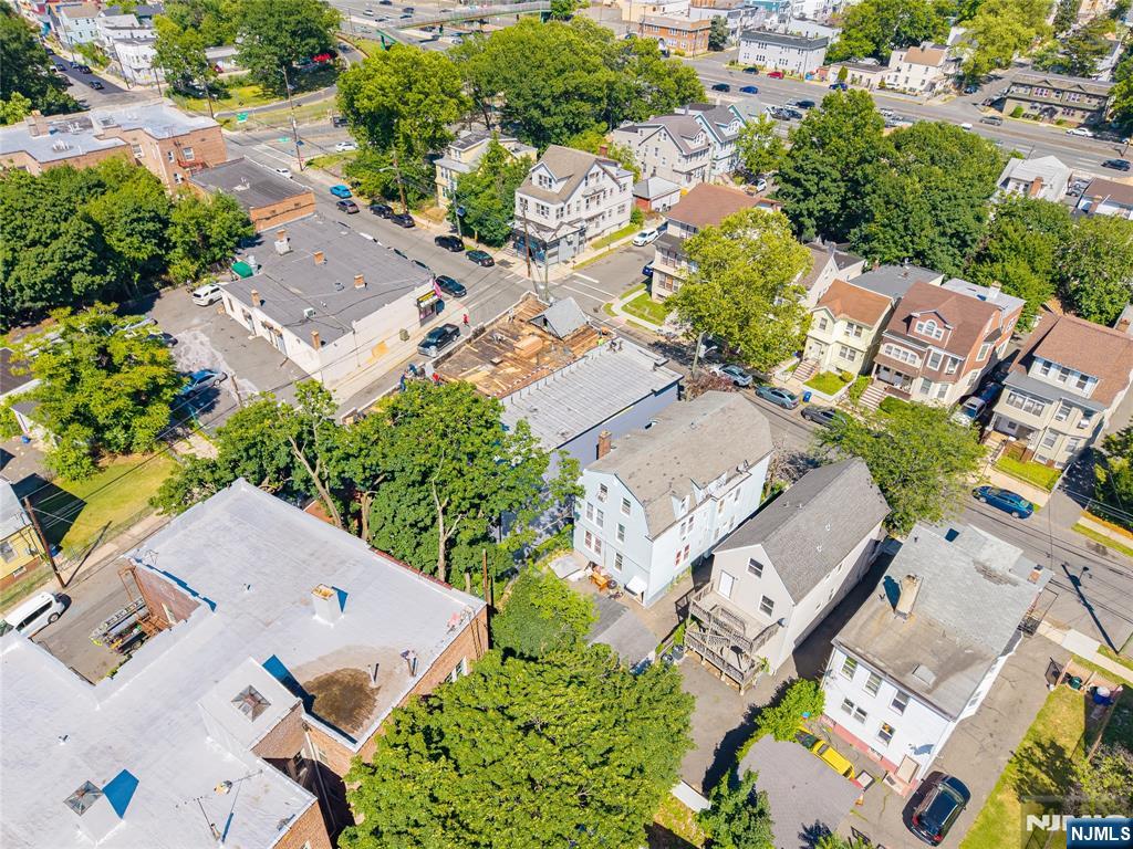 393 Myrtle Avenue