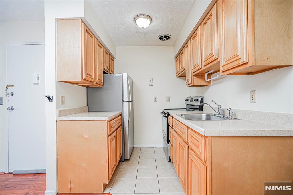 412 68th Street 17
