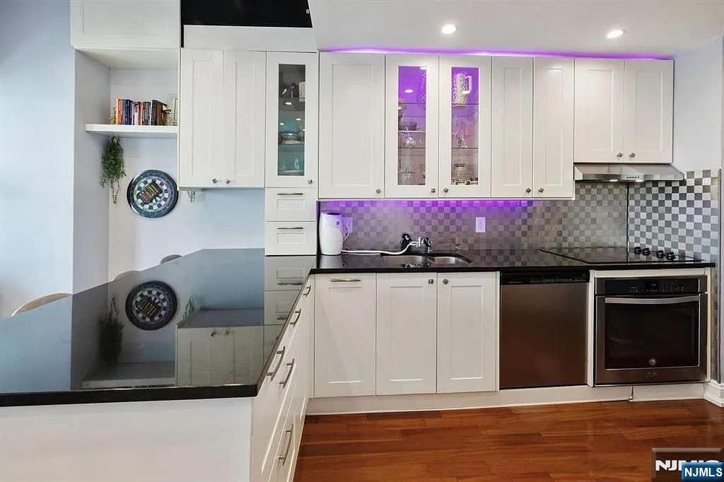 Photo of 6600 JFK Blvd E #23J, West New York, NJ 07093 (MLS # 26009919)