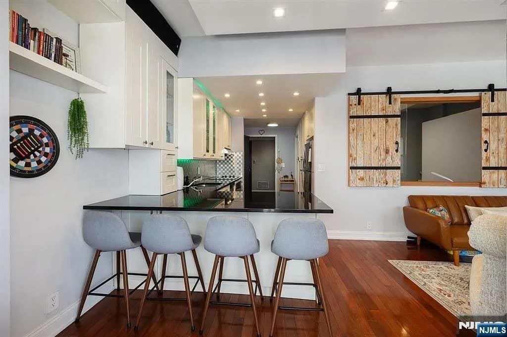 Photo of 6600 JFK Blvd E #23J, West New York, NJ 07093 (MLS # 26009919)