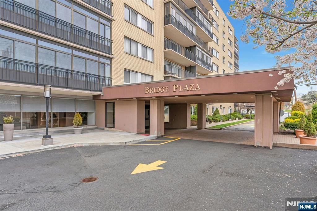 Photo of 2185 Lemoine Avenue #2C, Fort Lee, NJ 07024 (MLS # 25042757)