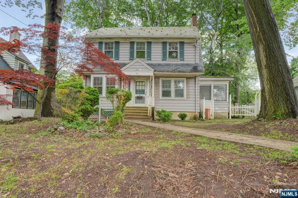 Property for Sale at 28 Forest Drive, Bloomfield, New Jersey - Bedrooms: 3 
Bathrooms: 1 
Rooms: 7  - $499,900