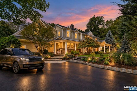 Photo of 85 Vanderbeck Lane, Mahwah, NJ 07430 (MLS # 26036958)