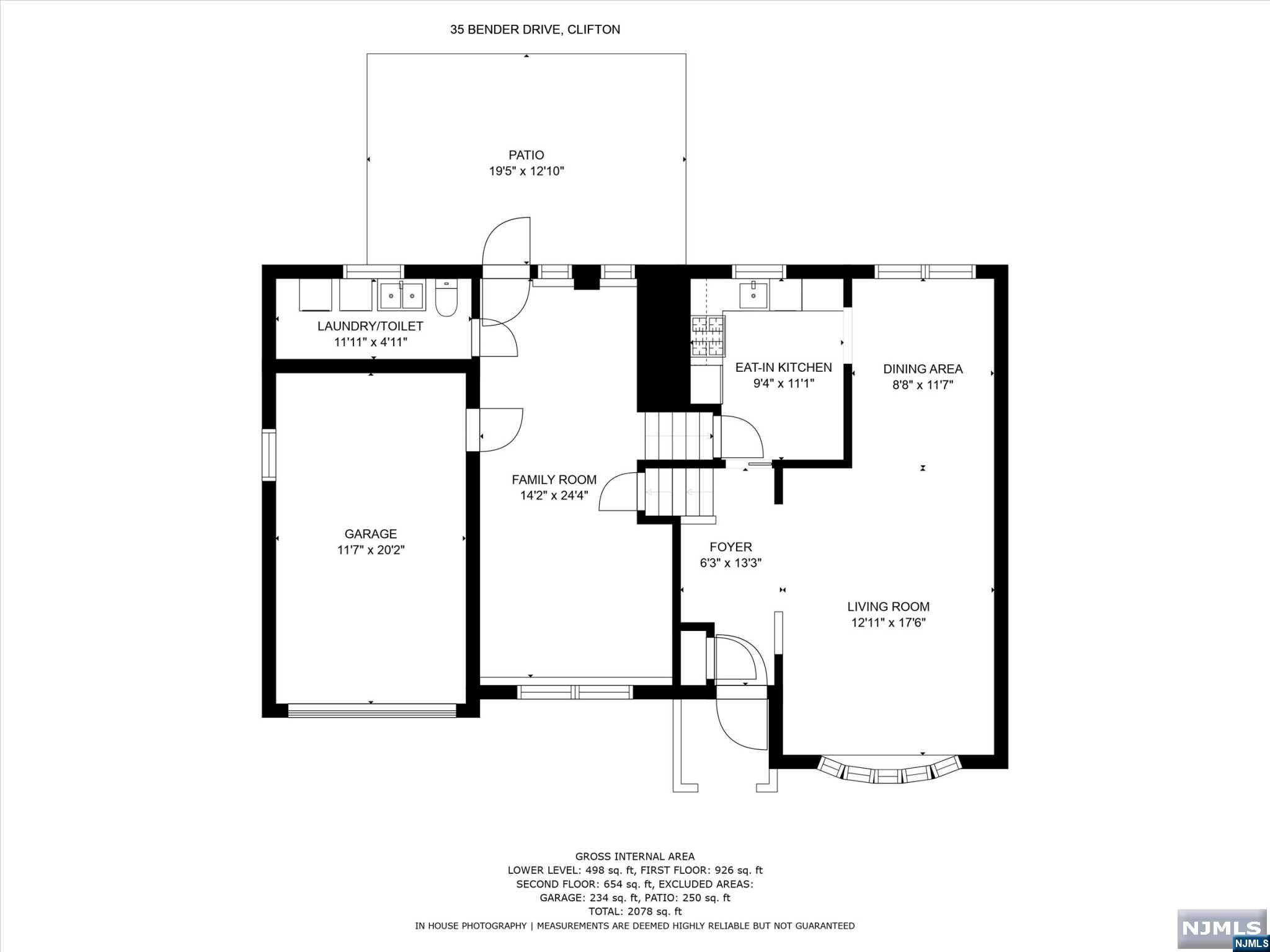 Main image without alt text