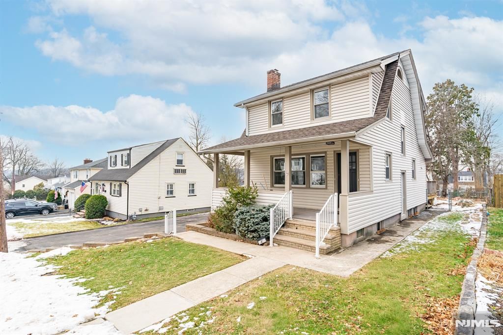 Photo of 41 Robertson Road, West Orange, NJ 07052 (MLS # 26000971)