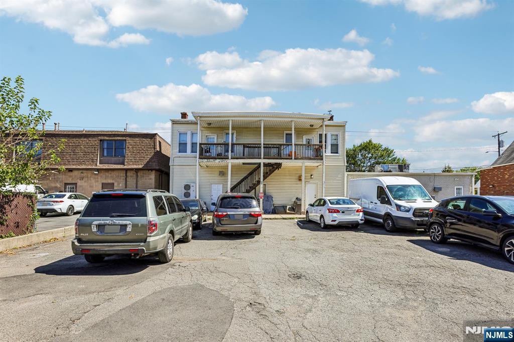 580 Lafayette Avenue