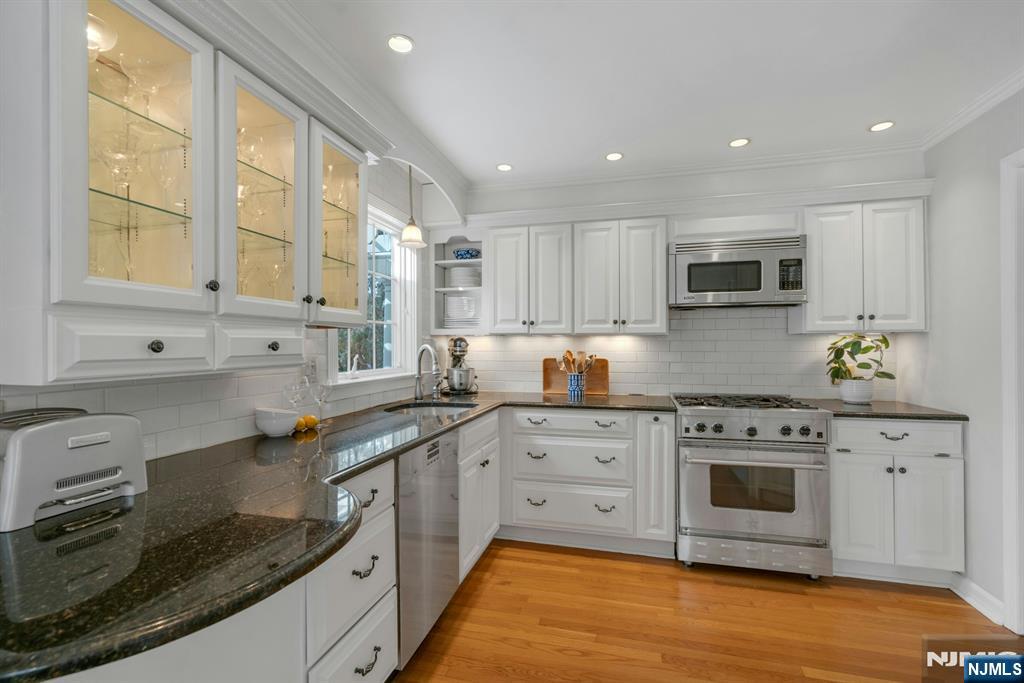 724 W Saddle River Road