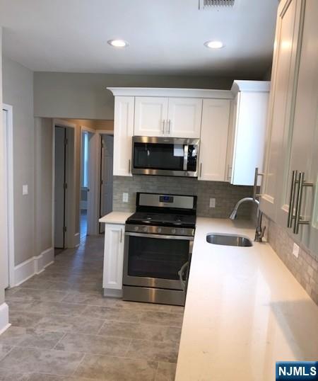 363 Macarthur Avenue