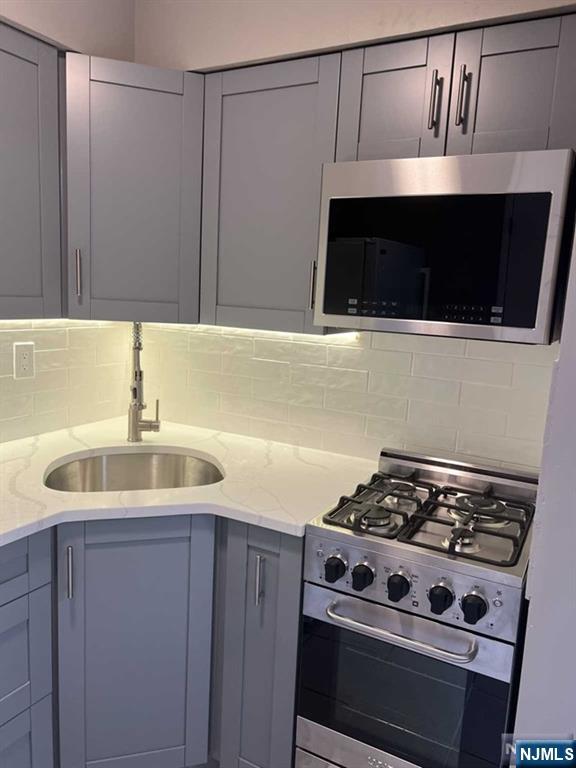 17 68th Street 7