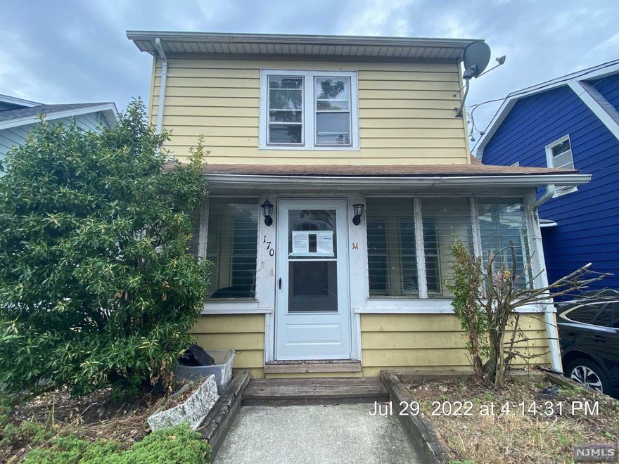 RENO OPPORTUNITY. STRICTLY AS-IS CONDITION WHERE-IS, BUYER RESPONSIBLE FOR ALL CITY INSPECTIONS AT OWN EXPENSE, SINGLE FAMILY DWELLING 2-BEDROOMS ABOVE GRADE WALKOUT BASEMENT GOOD SIZE YARD DRIVEWAY