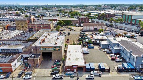 32 California Passaic NJ 07503