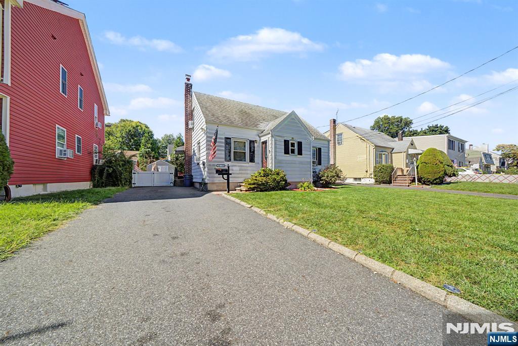 10-22 2nd Street
