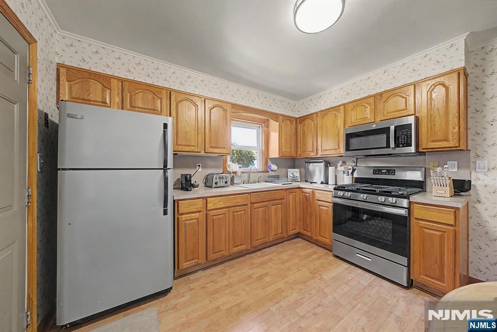 10-22 2nd Street