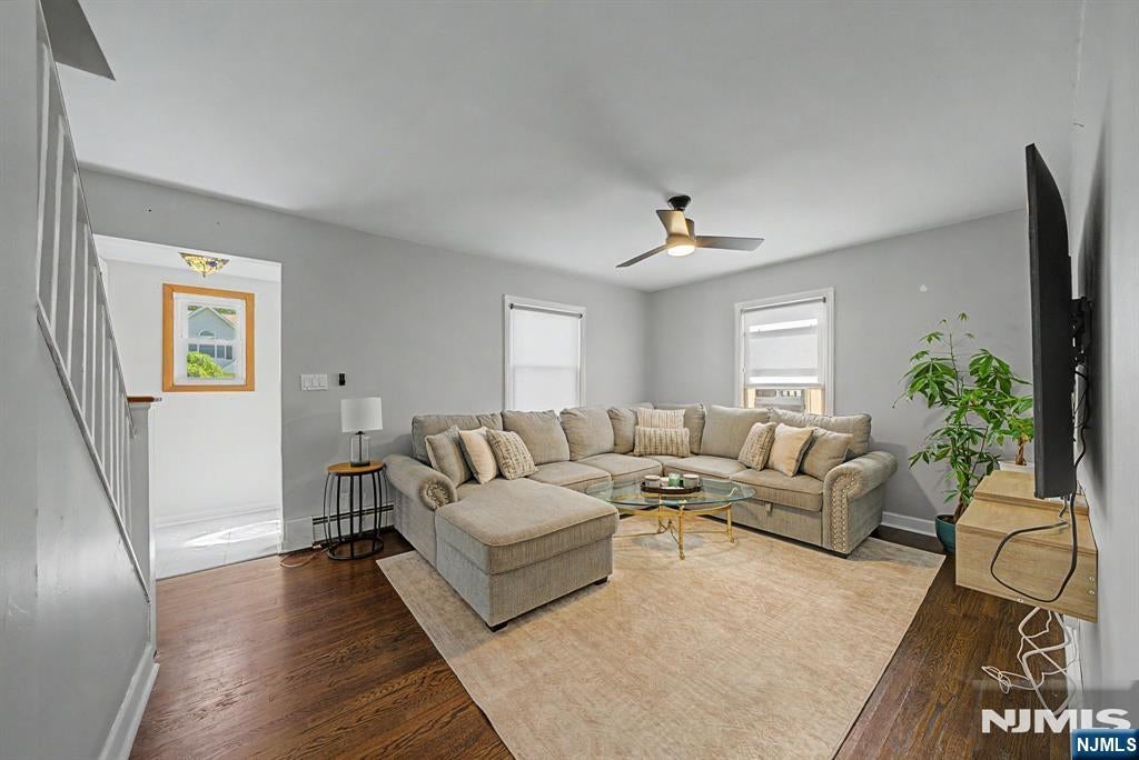 10-22 2nd Street