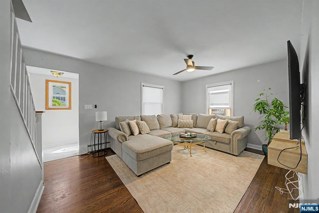 10-22 2nd Street