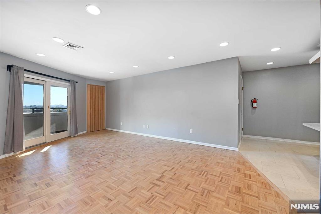 41-51 Wilson Avenue D6