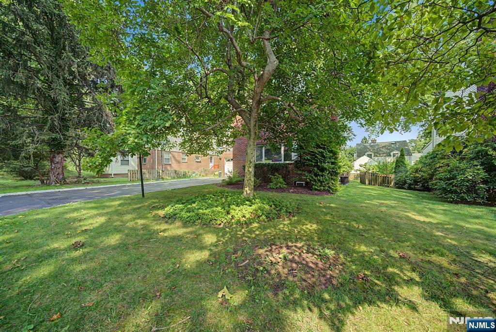 34 Esmond Place