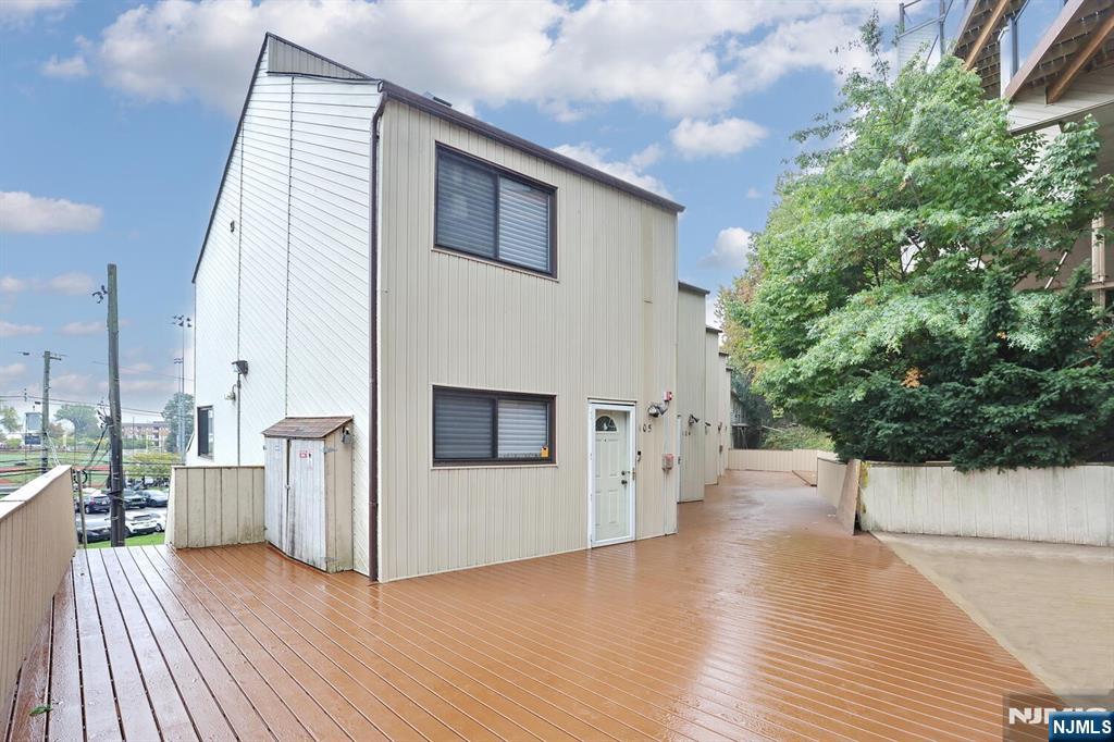 1110 River Road 105
