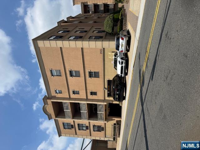 8915 Bergenwood Avenue 20